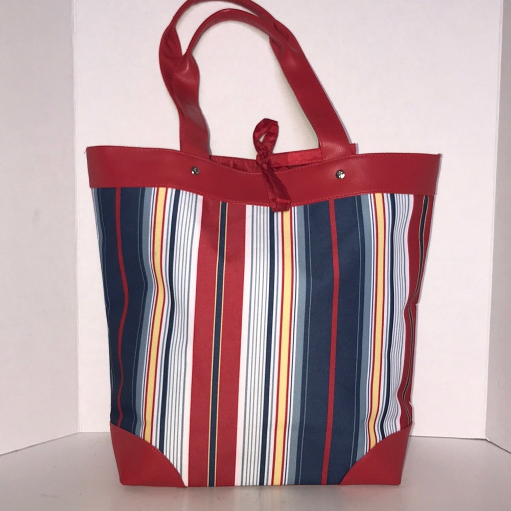 🌻$10🌻 NWOT red multi-colored vinyl & canvas tote